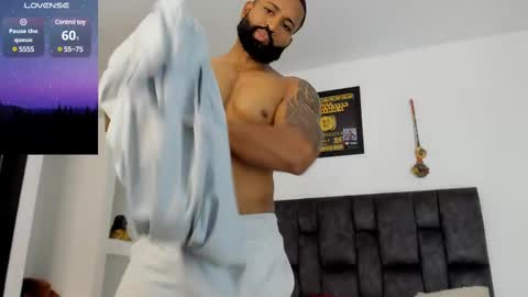 Snapshot of matt_rodriguez92 chatting on February 13, 1:48 pm matt rodriguez92 online show from February 13, 1:48 pm