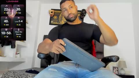 Snapshot of matt_rodriguez92 chatting on October 25, 11:51 am matt rodriguez92 online show from October 25, 11:51 am