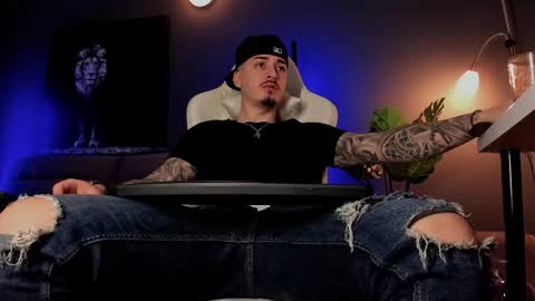 Snapshot of matt_thestud chatting on March 29, 8:47 am Matt online show from March 29, 8:47 am