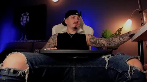 Snapshot of matt_thestud chatting on April 4, 7:28 am Matt online show from April 4, 7:28 am