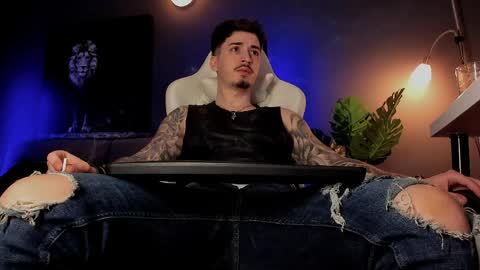 Snapshot of matt_thestud chatting on April 5, 7:38 am Matt online show from April 5, 7:38 am