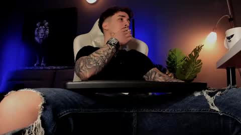 Snapshot of matt_thestud chatting on April 14, 7:47 am Matt online show from April 14, 7:47 am