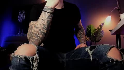 Snapshot of matt_thestud chatting on April 20, 7:33 am Matt online show from April 20, 7:33 am