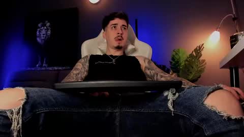 Snapshot of matt_thestud chatting on April 27, 7:39 am Matt online show from April 27, 7:39 am