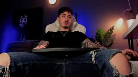 Snapshot of matt_thestud chatting on May 19, 7:15 am Matt online show from May 19, 7:15 am