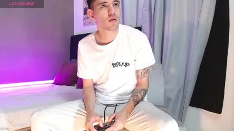 ---Matteo--- online show from November 10, 7:29 am