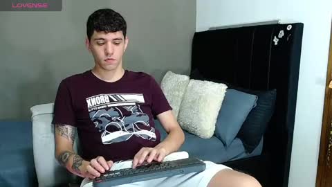 Snapshot of matteo12_ chatting on May 1, 11:20 pm ---Matteo--- online show from May 1, 11:20 pm