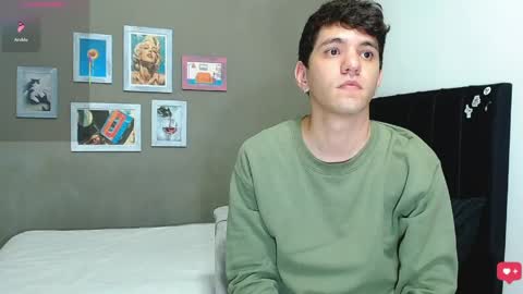 Snapshot of matteo12_ chatting on May 30, 3:47 am ---Matteo--- online show from May 30, 3:47 am