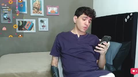 Snapshot of matteo12_ chatting on June 2, 4:14 am ---Matteo--- online show from June 2, 4:14 am