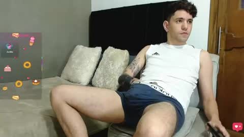 Snapshot of matteo12_ chatting on June 14, 2:57 am ---Matteo--- online show from June 14, 2:57 am