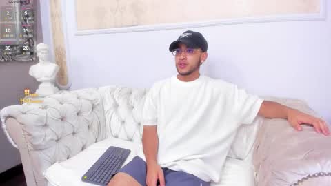 Snapshot of matteoricci_ chatting on November 1, 8:11 pm MatteoRicci online show from November 1, 8:11 pm