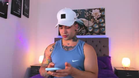 Matthew INDEPENDENT MODEL online show from May 5, 1:24 am