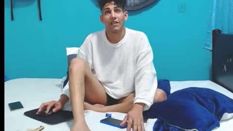 matthew_hawk19 online show from February 2, 9:23 pm