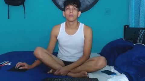 matthew_hawk19 online show from February 12, 2:24 am