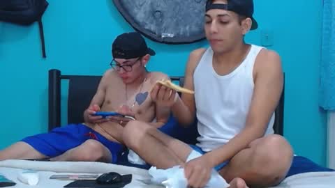 matthew_hawk19 online show from February 19, 2:33 am