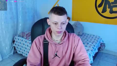 Snapshot of matthewboy_ chatting on December 28, 8:05 am MatthewBoy online show from December 28, 8:05 am