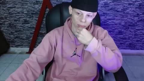 Snapshot of matthewboy_ chatting on March 9, 12:31 pm MatthewBoy online show from March 9, 12:31 pm