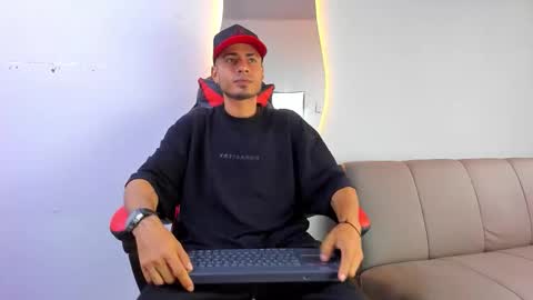 Matthew online show from December 16, 8:47 pm