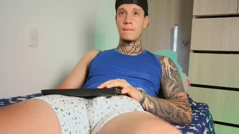 Snapshot of matthewjones1 chatting on October 29, 3:14 pm Matt online show from October 29, 3:14 pm