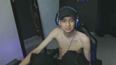 mattias     online show from February 13, 2:56 am