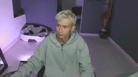 mattias     online show from March 5, 2:57 am