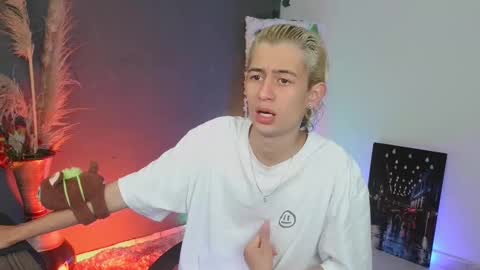 mattias     online show from October 7, 3:14 am