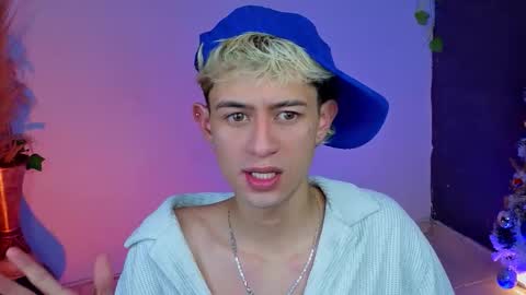 mattias     online show from December 15, 1:43 am