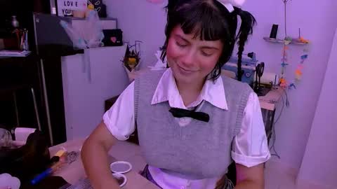 mattilda_18 online show from October 17, 9:17 pm