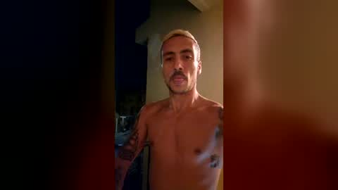 Snapshot of mattpowerbull chatting on June 22, 1:07 am mattpowerbull online show from June 22, 1:07 am
