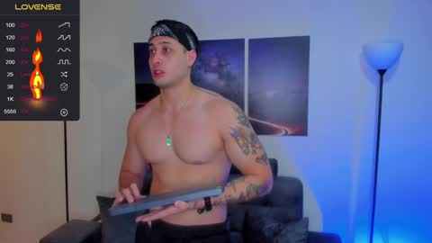 mattsaill_ online show from December 17, 11:06 am