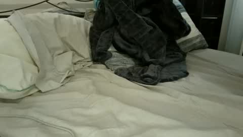 Snapshot of mattsroom123 chatting on February 17, 4:15 pm mattsroom123 online show from February 17, 4:15 pm