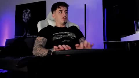 Snapshot of mattytwink69 chatting on November 7, 7:19 am Matt online show from November 7, 7:19 am