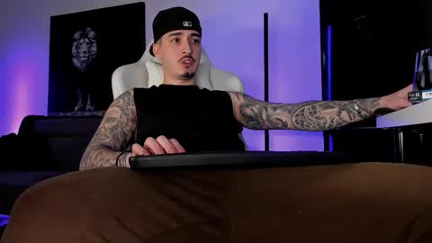 Snapshot of mattytwink69 chatting on November 14, 9:46 pm Matt online show from November 14, 9:46 pm