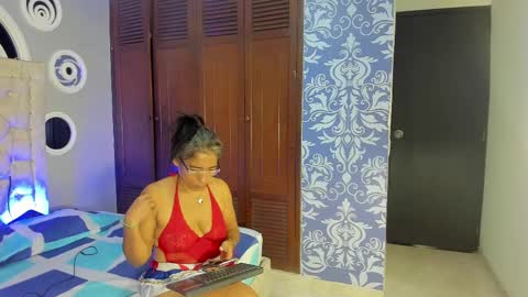Snapshot of mature_bigass__ chatting on February 19, 12:00 pm Maria online show from February 19, 12:00 pm