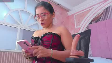 Snapshot of mature_bigass__ chatting on November 25, 2:17 pm Maria online show from November 25, 2:17 pm