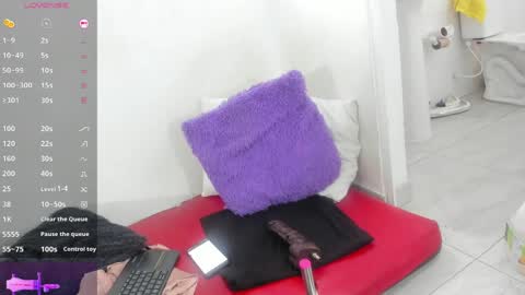 Snapshot of mature_gold1 chatting on April 16, 12:17 pm danna mature online show from April 16, 12:17 pm