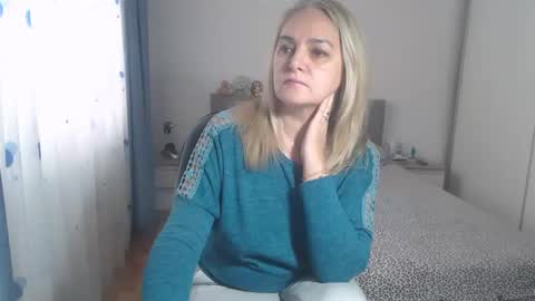 maturediana online show from December 3, 10:28 am