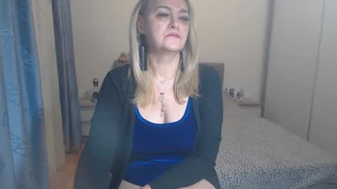 maturediana online show from December 18, 3:26 am