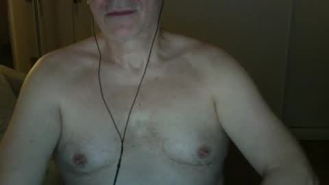 maturehotman online show from February 26, 7:38 pm