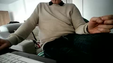 maturehotman online show from March 20, 5:40 pm