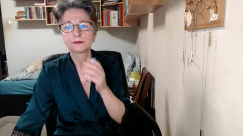 maturekate online show from September 10, 6:46 am