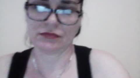 Snapshot of maturemonica chatting on March 18, 4:32 pm Monica online show from March 18, 4:32 pm