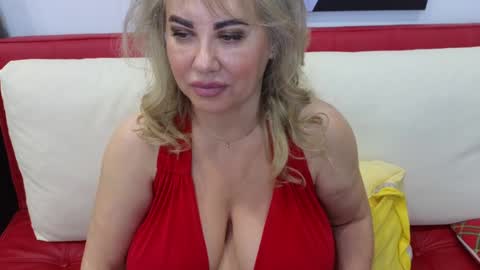 Snapshot of matureofkind chatting on January 18, 8:20 am Helen tits size 85F online show from January 18, 8:20 am