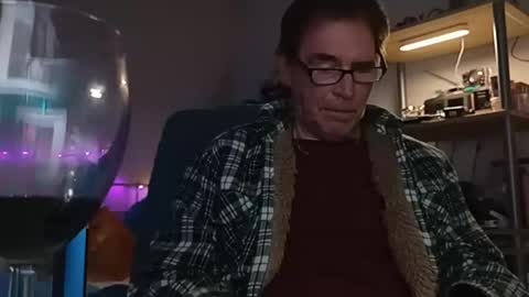 maturewisdom61 online show from December 18, 2:06 am