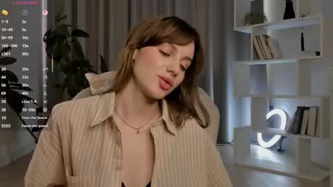Lucy online show from September 9, 3:17 am