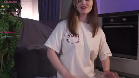 Snapshot of maudhaskell chatting on September 27, 6:24 pm Lily online show from September 27, 6:24 pm