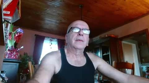 Maurice online show from December 31, 12:46 pm