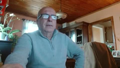 Maurice online show from December 17, 2:45 pm