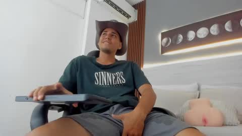 mauro_boy online show from June 8, 7:58 pm