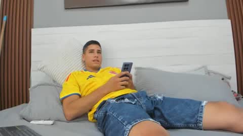 mauro_boy online show from June 17, 8:43 pm